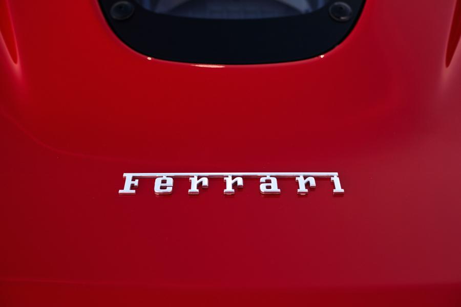 Логотип Ferrari LaFerrari Aperta 2017 года  (фото 30 из 36)